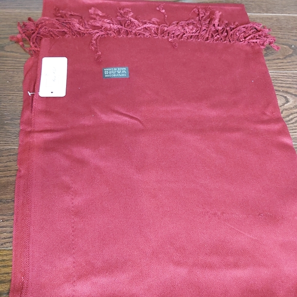 Rose Club Fashion Scarf - Picture 5 of 10